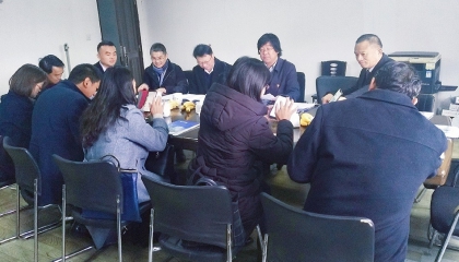 桐鄉市副市長、鶴慶市長一行蒞臨卓逸鋁業公司招商調研